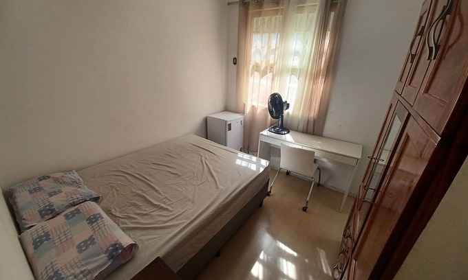 Brooklin Novo House | Suite-BROOKLIN- Fridge-Fan - 10 min walk from Campo Belo subway.