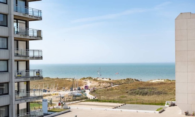 De Panne Apartment | Suite C - apartment with sea view De Panne