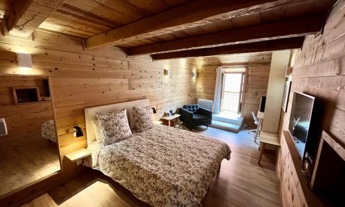 La Brigue House | Suite "chalet" dans maison de village