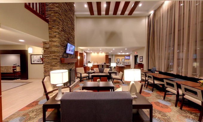 Bryant Pattengill East Condo | Suite Close to U of M | Indoor Pool + Business Ctr