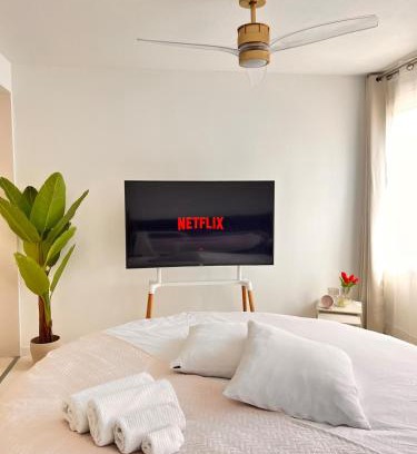 Saint-Etienne Apartment | Suite esprit love lit rond Bergson Stade Zénith