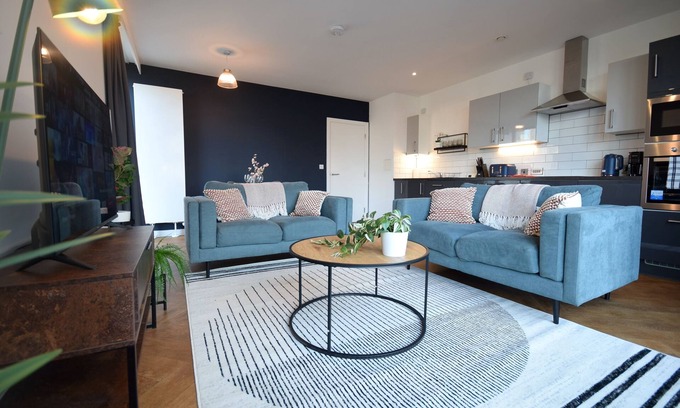 Manchester City Centre Apartment | Suite Life: Top-Floor 2-Bed, 1-Bath in Ancoats