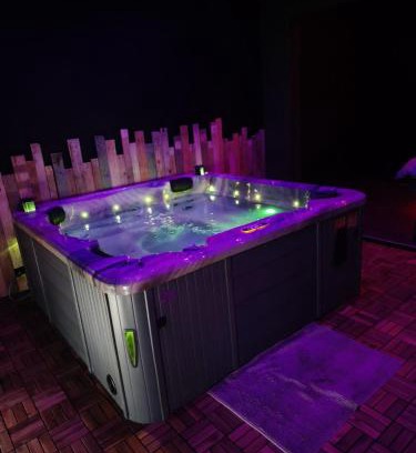 Montignies-sur-Sambre Hotel | Suite love Jacuzzi