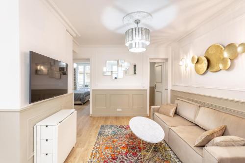 Quartier du Gros-Caillou Apartment | SUITE RAPHAEL Tour Eiffel