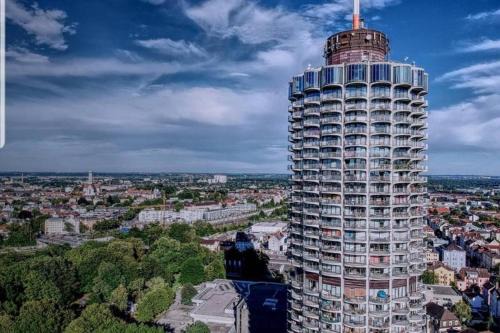 Antonsviertel Apartment | SUITE-XXI City View Hotelturm Augsburg