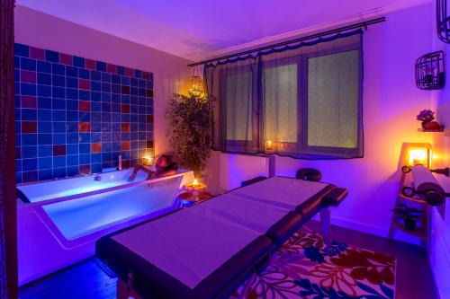 Amiens Apartment | Suite ZEN Balnéo &Table massage proche Cathédrale