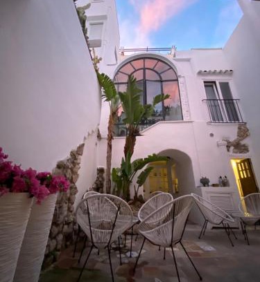 Capri Bed & Breakfast | Suites Edivino Design Capri