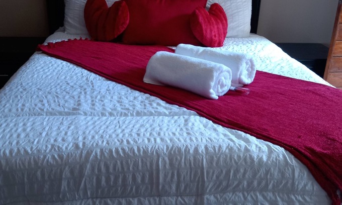 Carletonville House | Suits bar restaurant and guesthouse