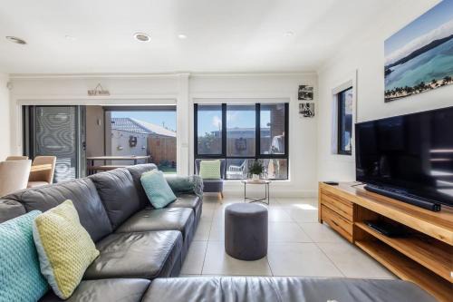 Rye Villa | Sullivan Villa - Spacious Modern Escape by Rye Beach