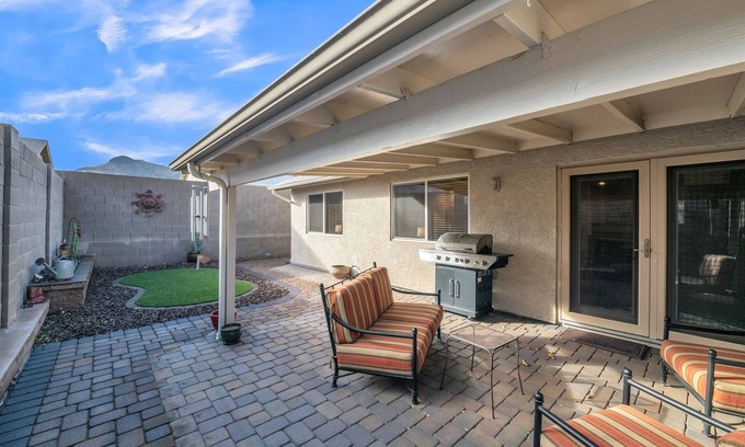 Paradise Valley Village House | Summer All Year Round 2 Bedroom Home by RedAwning