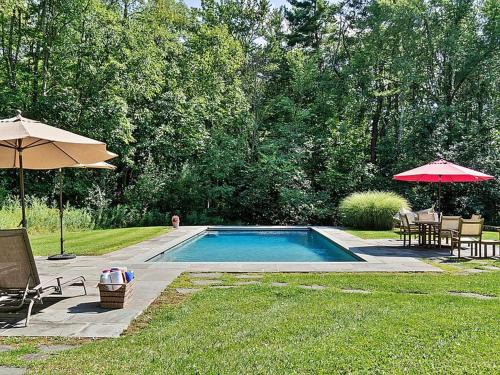 Sheffield House | Summer and Fall in Sheffield with Monthly Special Pricing Available