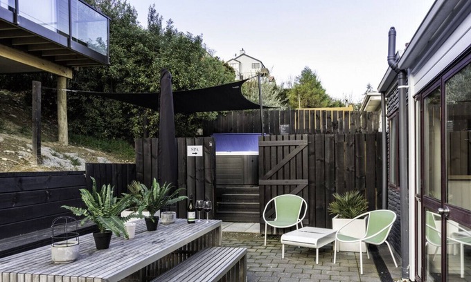 Queenstown House | SUMMER AND SKI GROUP GETAWAY
