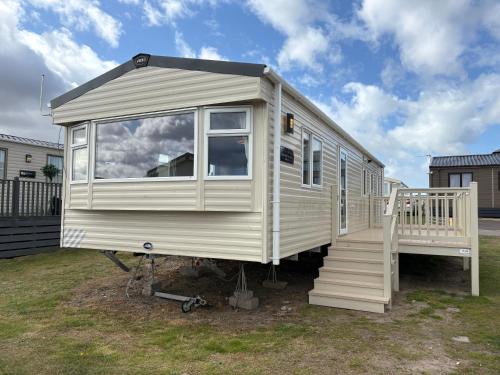 Lossiemouth Apartment | Summer breeze