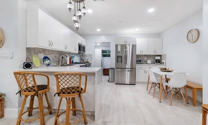 Harbor Village House | Summer By The Sea 2 (5 Minutes to the beach!)