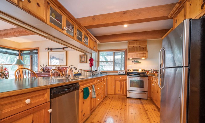 Nicklaus North Ski Chalet | Summer Chalet w/ Pool Table, Hot Tub and Sauna π