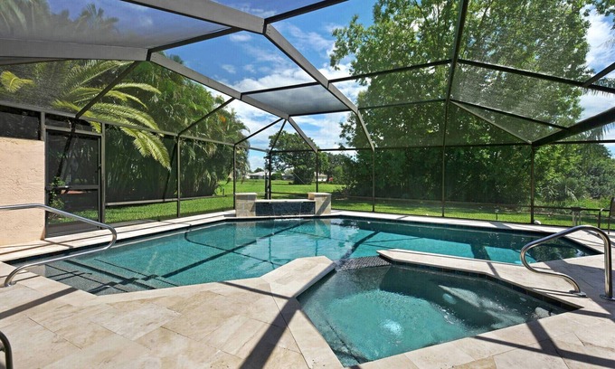 Lochmoor Waterway Estates House | Summer discounts! New lanai! Electric-heated pool home w/spa in quiet neighborhood - Villa Milano