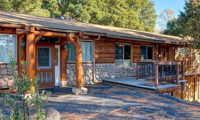 Julian House | Summer Discount ends 8/31 - Julian Wagon Wheel Retreat for large or small groups