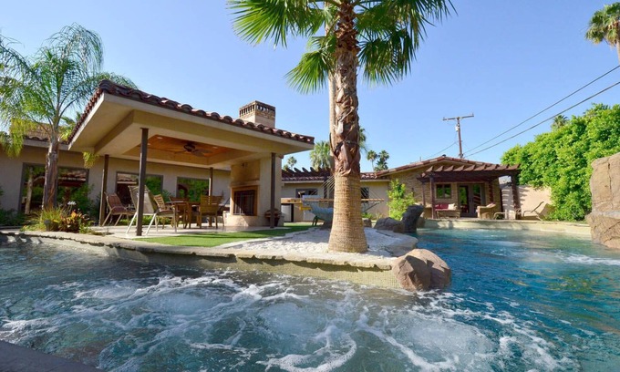 Warm Sands Villa | SUMMER DISCOUNTS! VERY LARGE POOL! 8ft Deep. STAYS COOL! LAZY RIVER TOO!