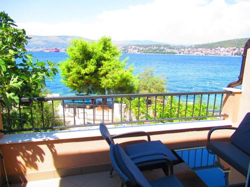 Okrug Gornji Apartment | Summer Dream directly at the sea