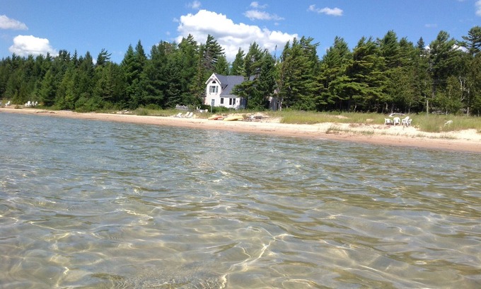 Menonaqua Beach House | Summer, Fall & Winter Paradise. On the water. 5 min. to Harbor Springs, Skiing!