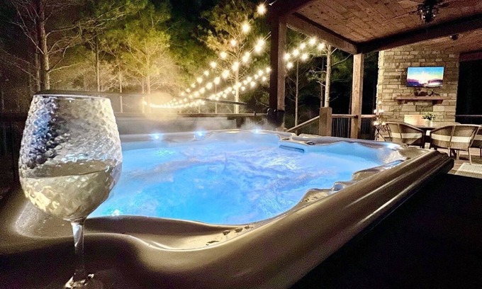 Pickens Cabin | Summer Fun, Arcade Game, Disk Golf, Hot Tub, Play set