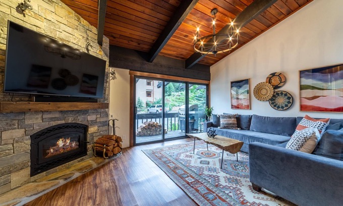 Mammoth Lakes House | Summer Getaways Available! Remodeled Townhome with Seasonal Pool, Fireplace, and Grill!