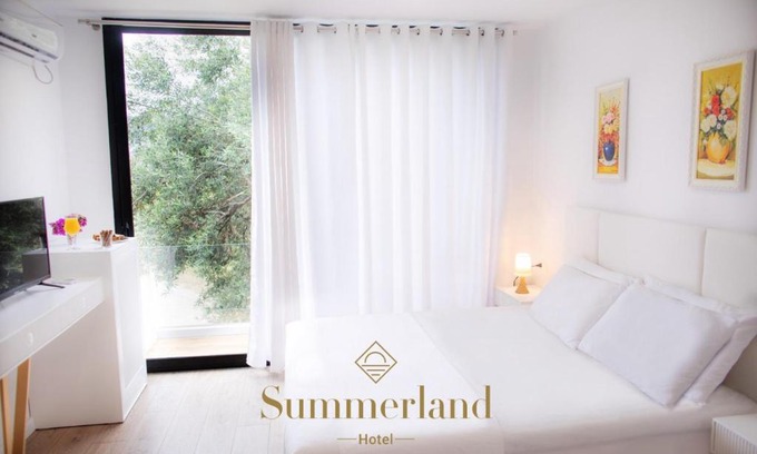 Qazim Pali Hotel | Summer Land