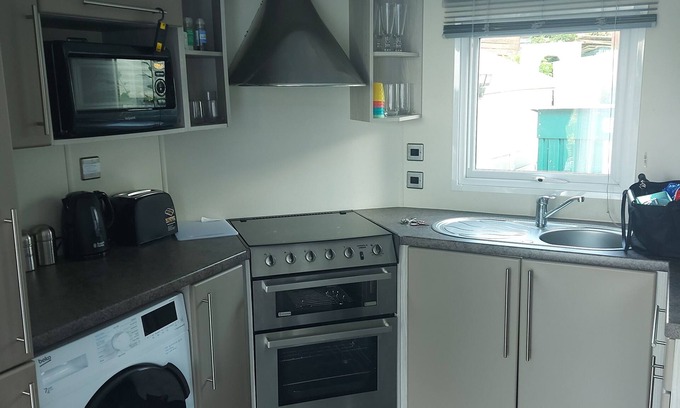St Leonards-On-Sea House | Summer Lodge Luxury Caravan in Hastings Free Wifi