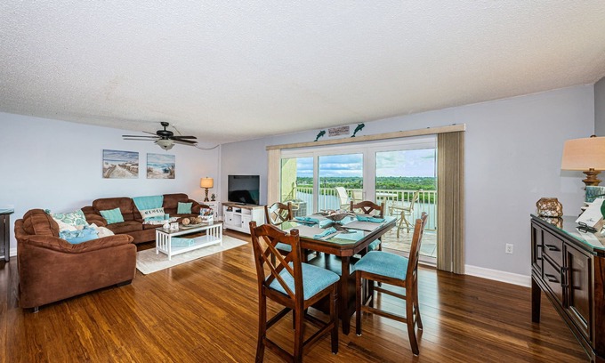 Indian Shores Condo | Summer Rate Drop⬇️ BEACH CONDO with sunrise view from balcony. POOL IS NOW OPEN!