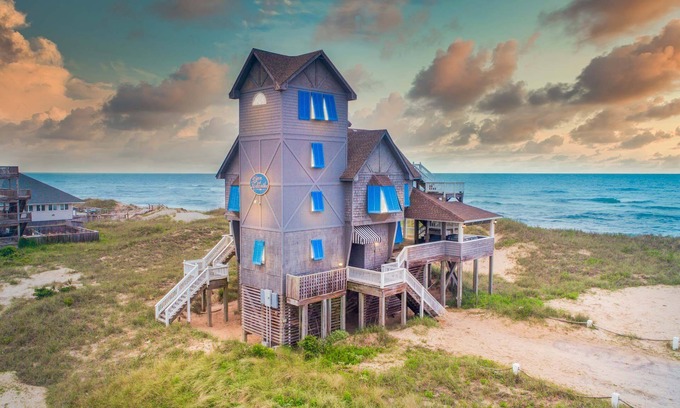Rodanthe House | SUMMER SAVINGS - Featured in “Nights in Rodanthe”! Oceanfront w/Hot Tub, Grill