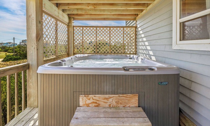 Farrow Shores House | SUMMER SAVINGS - Oceanfront Home with Hot Tub, Basketball