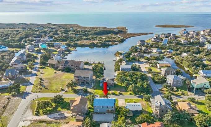 Avon House | SUMMER SAVINGS - Soundside Dog Friendly Home with Hot Tub, Game Room, Tiki Bar