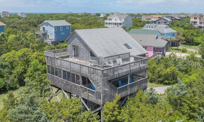 Avon House | SUMMER SAVINGS-Soundside Home Close to Beach w/Stunning Views + Screened Porch