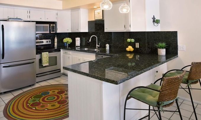 Downtown Park City Condo | SUMMER SPECIALS. 5 Min Walk to Historic Main St. Hike and Bike out the door,