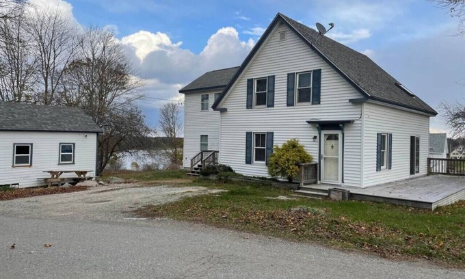Vinalhaven House | Summer Street Village Home