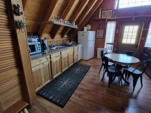 Mount Nebo House | Summersville Lake Retreat & Lighthouse