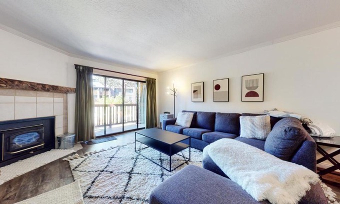 Mammoth Lakes Apartment | Summit #105 condo