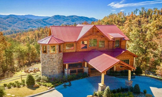 Gatlinburg - Pigeon Forge Cabin | Summit Castle: 3.5 Acres, Theater, Fire Pit, Game Rm, 2x Appliances, Yards, EV