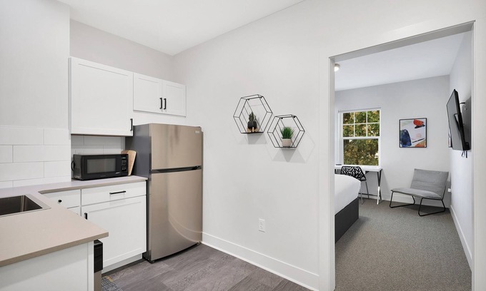Mount Shasta Hotel | Summit Lofts + Kitchenette, Mt Shasta #206