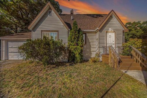 Muskegon Heights House | Summit Place By Dnw Investments