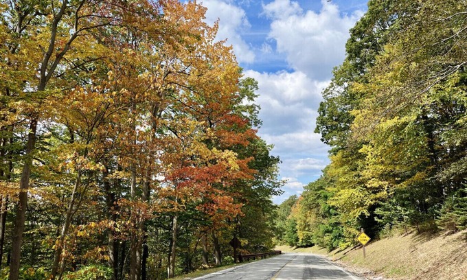 Hidden Valley Condo | 🍁 Summit Serenity | Laurel Highlands Retreat w/Hiking, Waterfalls & Fall Views