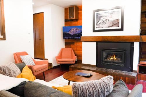 Glacier House | Summit Suite