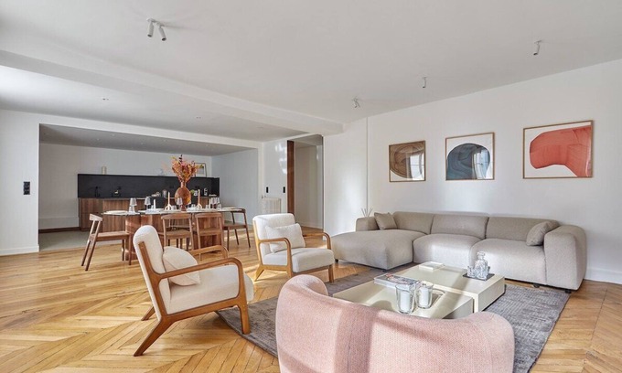 Vivienne Apartment | Sumptuous Palais Royal/Bourse flat
