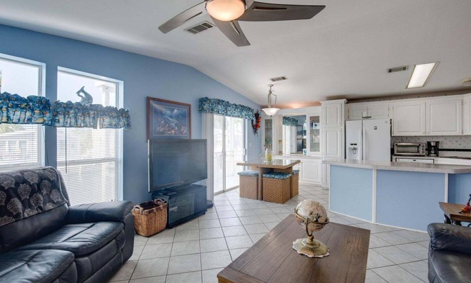 Cudjoe Key House | Sun Bake @ Sponge Cake, 64' Sea Wall,