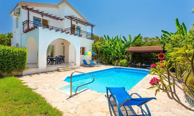 Polis Villa | Sun Beach Villa Thio