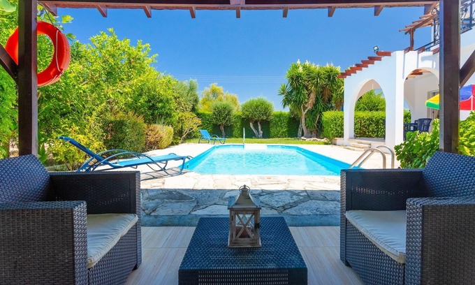 Polis Villa | Sun Beach Villa Thio Large Private Pool Walk to Beach A C Wifi Car Not Required - 2840