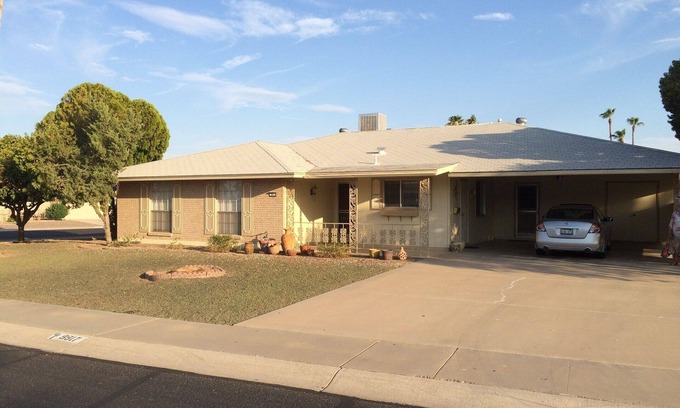 Sun City House | Sun City AZ House! Nearly 2000 Sq Feet Including Large Arizona Room And Pool