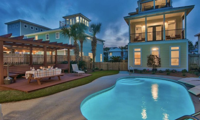 Fort Walton Beach - Destin House | Sun City Crystal Beach 6-SEAT STREET LEGAL GOLF CART COMES WITH THIS RENTAL!