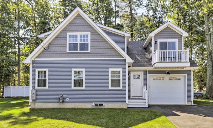 West Brookfield House | Sun-Dappled Retreat - Walk to Wickaboag Lake!