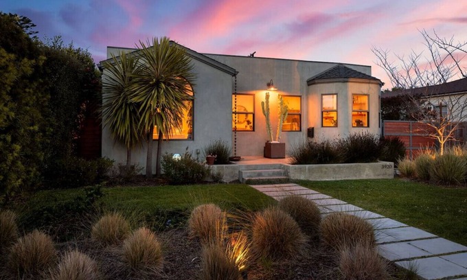 Mar Vista House | Sun-Drenched Spanish Manor Home in Mar Vista